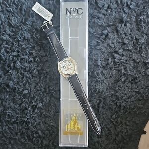  Vintage - NYC World of Disney collectible timepiece.